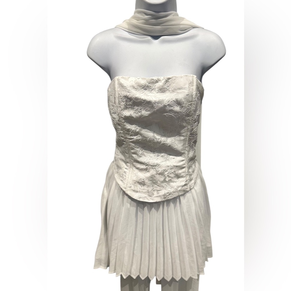 Lulus Laubrey White Floral Jacquard Mini Dress and Scarf Set Size Medium NWT - Picture 4 of 16